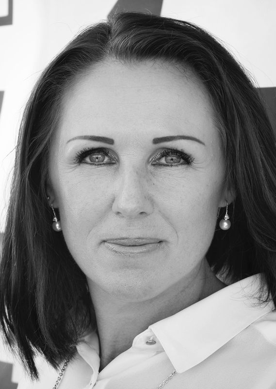 Lora Mitarbeiterfoto